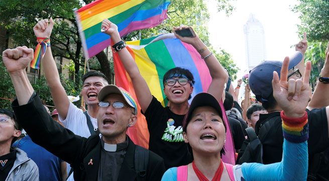 Legisladores de Taiwán respaldan matrimonio entre personas del mismo sexo