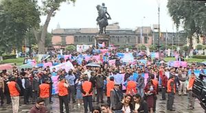 Miembros de ‘Con mis hijos no te metas’ realizaron mitin frente al Congreso