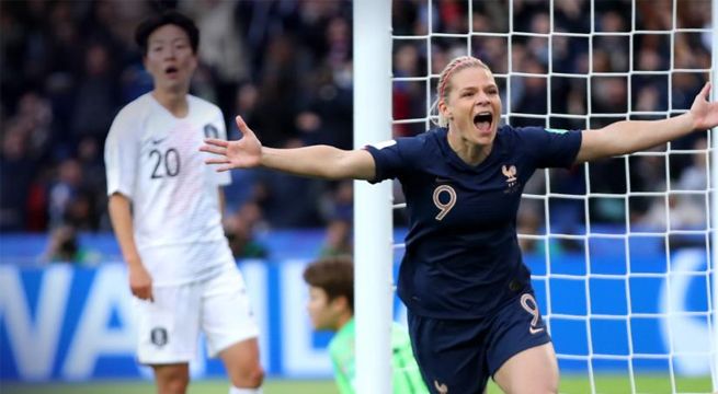 Mundial Femenino: Francia aplastó a Corea del Sur en el partido inaugural