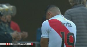 Así se dio la expulsión de Yoshimar Yotún en duelo ante Colombia