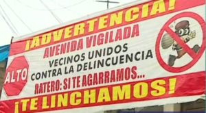 Vecinos de San Juan de Lurigancho colocan carteles amenazando a delincuentes