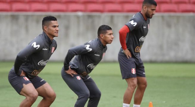 Perú se entrena en secreto el mismo día de la semifinal contra Chile