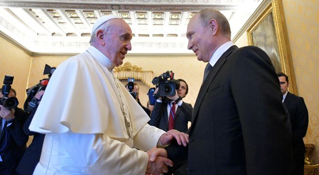 Papa Francisco se reúne con Vladimir Putin en medio de crisis de Ucrania