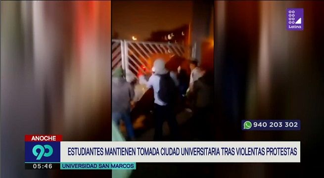 Estudiantes de Santos Marcos volvieron a enfrentarse a la policía y tomaron la ciudad universitaria.