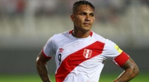 Paolo Guerrero abandona práctica y causa alarma en la selección