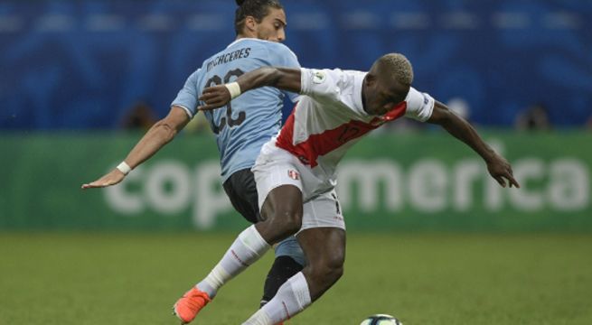 Uruguay obligado a ensayar nueva delantera ante Perú