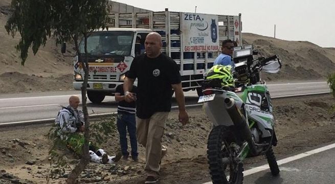 Piloto chocó su moto contra camioneta y abandonó el Rally Dakar 2018