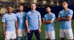 Manchester City: jugadores ponen a prueba su técnica en complicado desafío