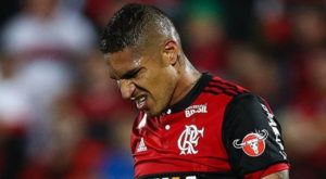 Flamengo busca delantero para suplir ausencia de Paolo Guerrero