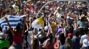 Papa Francisco cierra su visita a Chile con misa en Iquique