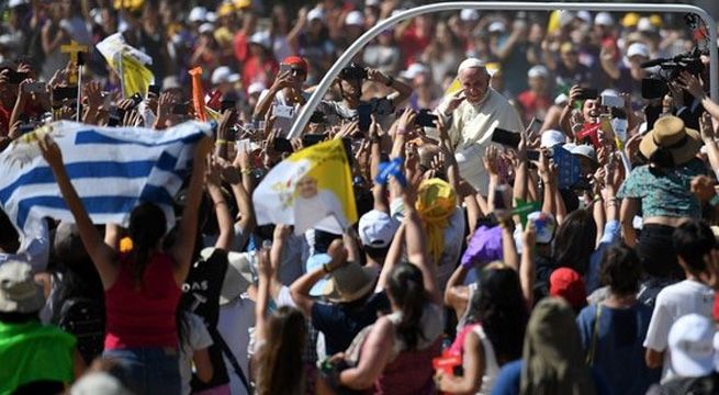 Papa Francisco cierra su visita a Chile con misa en Iquique