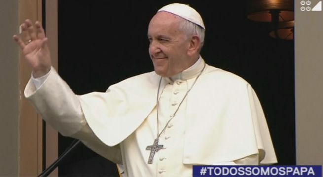 Papa Francisco bendice a fieles en Nunciatura Apostólica