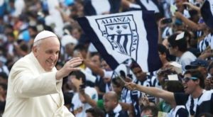 Jugadores de Alianza Lima reafirman su fe con presencia de Papa Francisco en Perú