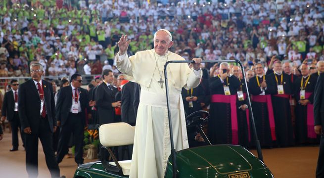 Papa Francisco exhorta a luchar contra la corrupción ante PPK y Keiko Fujimori