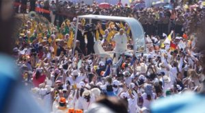 Papa Francisco: miles continúan llegando a Las Palmas para la gran misa
