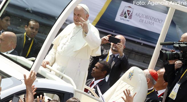 Papa Francisco recibió apoteósico recibimiento a su llegada a Las Palmas