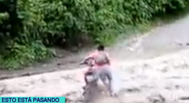 Huanta: joven pierde motocicleta al intentar cruzar caudaloso río