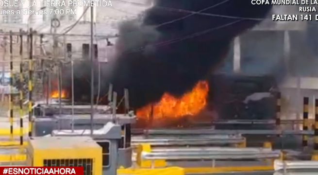 Bus interprovincial se incendió en peaje de Santa Anita