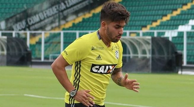Víctor Cedrón firmó contrato con club de Brasil