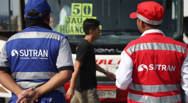 Restrigen la salida de buses a causa de bloqueo de carretera Central en La Oroya