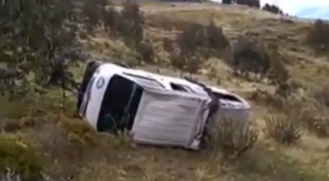 Ayacucho: manifestantes empujan combi al vacío por no acatar paro agrario