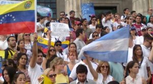 Argentina convalidará títulos universitarios venezolanos