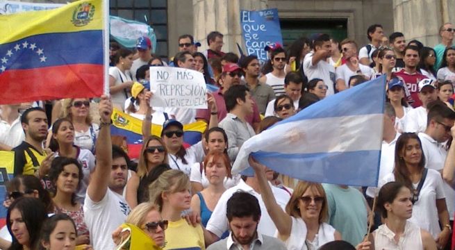 Argentina convalidará títulos universitarios venezolanos