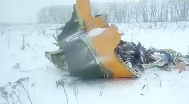 Rusia: avión se estrella en Moscú y mueren 71 ocupantes