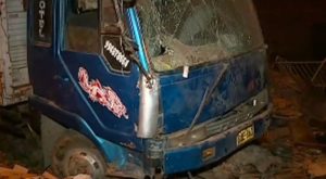Carabayllo: camión se estrella contra vivienda y mata a dos personas