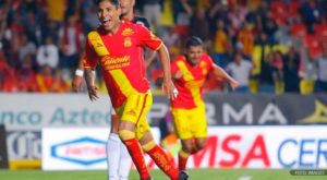 Raúl Ruidíaz marcó empate de Monarcas Morelia ante Lobos Buap por Liga MX