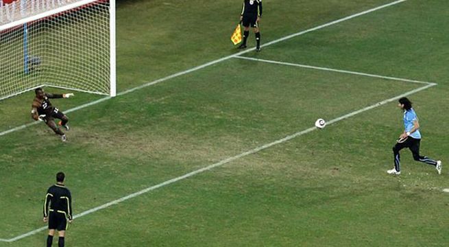 Momento mundial: La aguerrida clasificación de Uruguay ante Ghana en Sudáfrica 2010