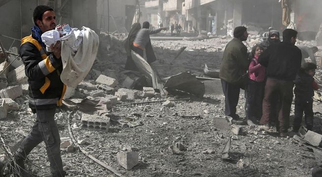 Siria: al menos 250 muertos tras bombardeos en enclave rebelde