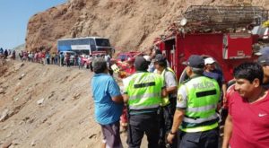 Arequipa: a 44 sube cifra de fallecidos tras caída de bus a abismo