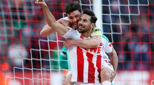 FIFA reconoció a Claudio Pizarro por su récord en Bundesliga 