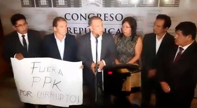 Frente Amplio pidió la renuncia de PPK tras supuesta compra de votos
