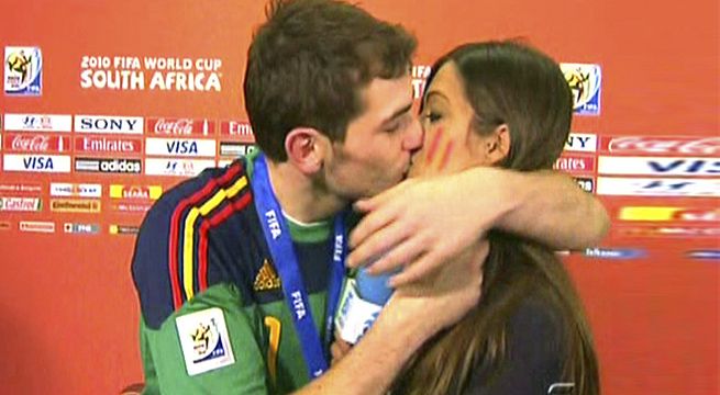 Mira los besos más famosos que remecieron el ambiente futbolero mundial