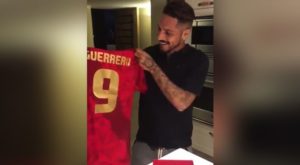 Rusia 2018: esta fue la reacción de Paolo Guerrero al ver la nueva camiseta de Perú