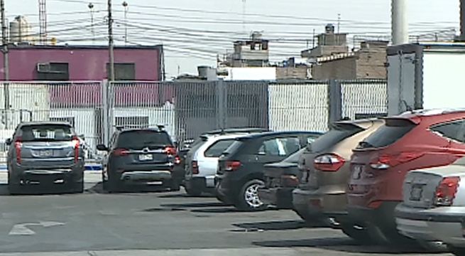 Proyecto de ley busca eliminar cobro de estacionamiento en centros comerciales