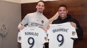 Ibrahimovic y Ronaldo juntos en el vestuario del LA Galaxy