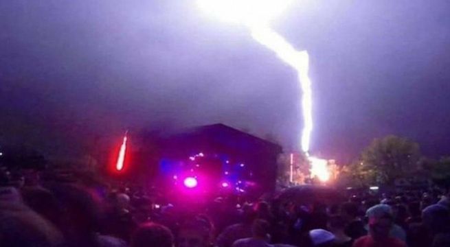 Argentina: rayo cayó en festival de música electrónica y destrozó el escenario