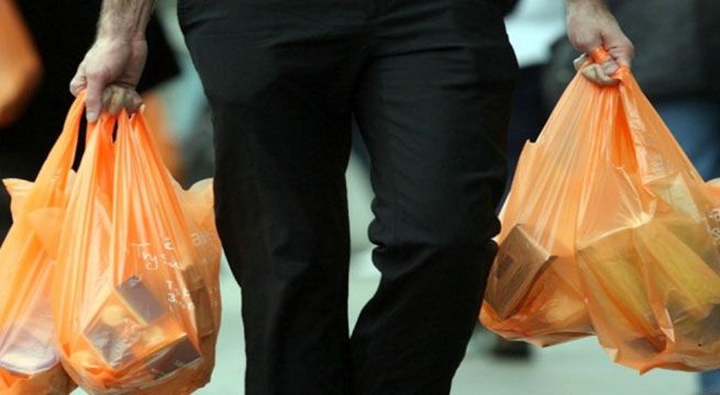 Gobierno plantea reducir el uso de bolsas de plástico