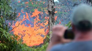 Volcán Kilauea destruye docenas de casas y amenaza muchas más en Hawái