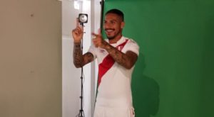 Paolo Guerrero realizó las fotos oficiales de Perú para Rusia 2018