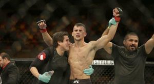 Impresionante: Claudio Puelles abrió con una sorprendente victoria el UFC Chile