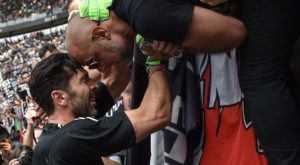 Video: Miles de hinchas de Juventus le dijeron adiós a Gianluigi Buffon