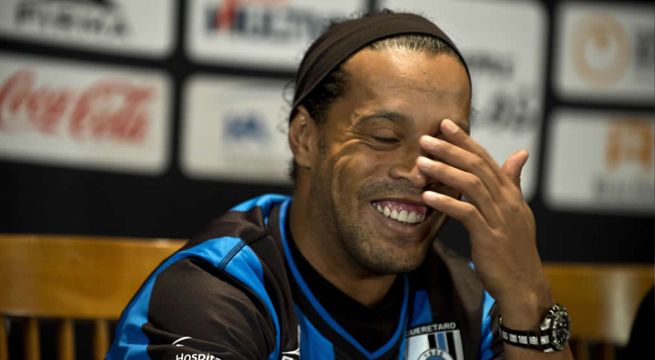 Ronaldinho desmintió que se vaya a casar con dos mujeres