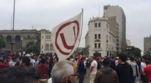 Universitario: hinchas y socios marcharon pidiendo solución a crisis del club