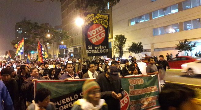 Tercera marcha contra el Congreso se lleva a cabo en el centro de Lima