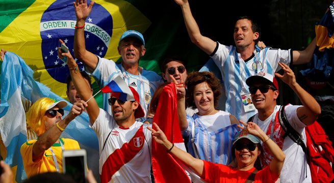 Turistas en la Copa del Mundo: Rusos se entusiasman con llegada de hinchas extranjeros