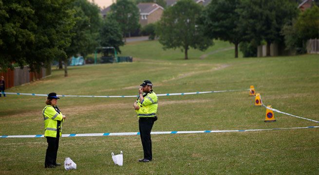 Policía británica antiterrorista investiga supuesta exposición de pareja a sustancia desconocida